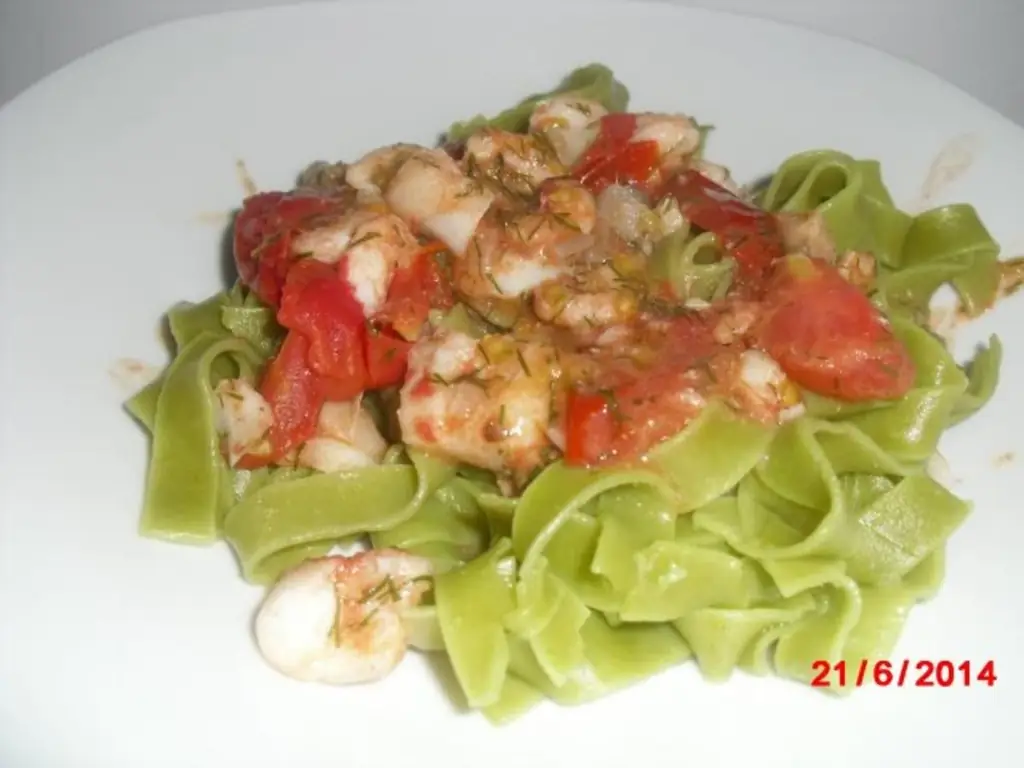 Рыбный соус с зеленой пастой