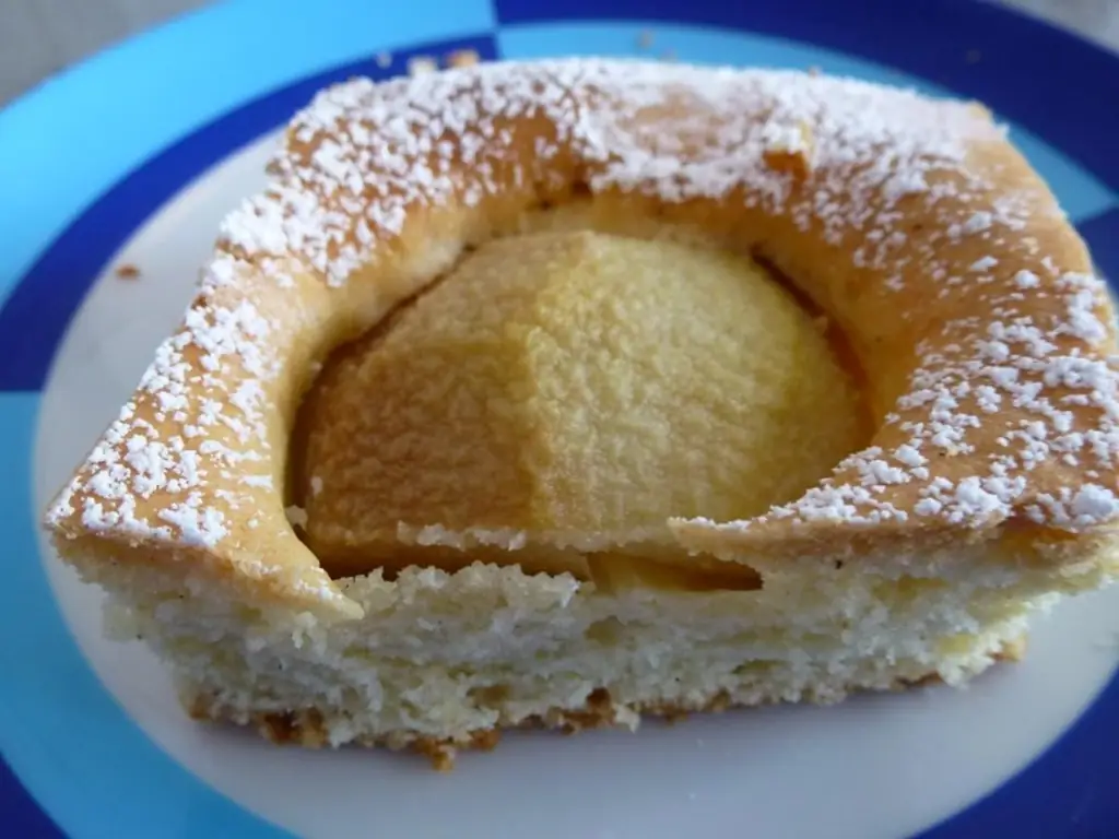 Грушевый торт из формочек