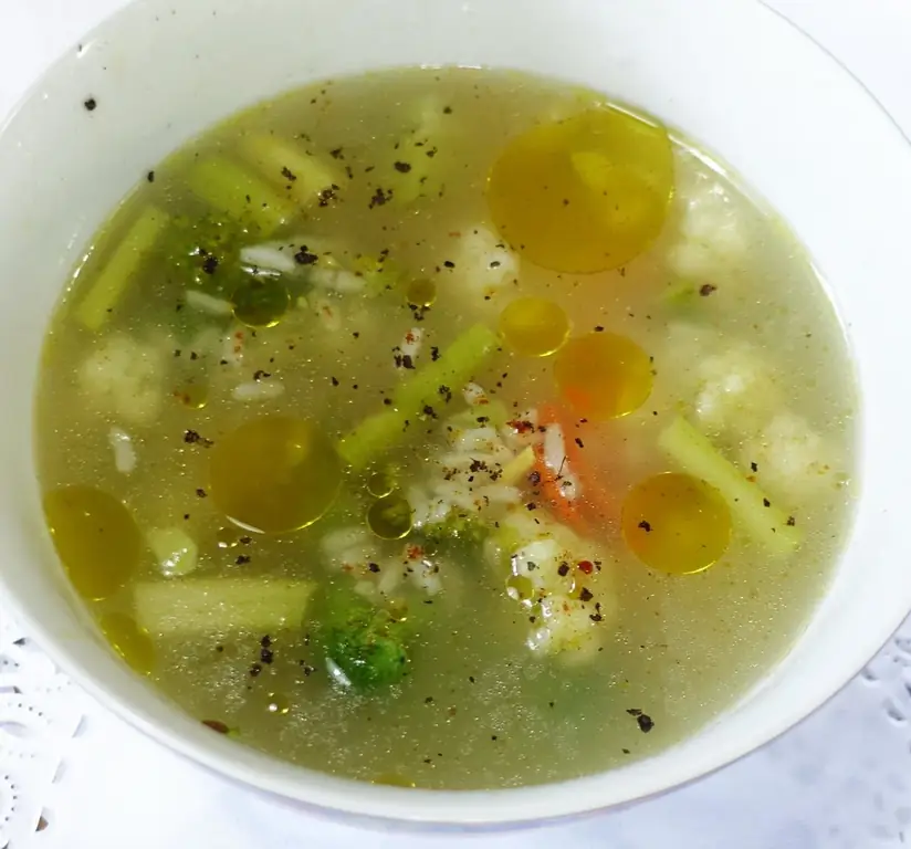 Балийский суп из зеленой спаржи с рисом