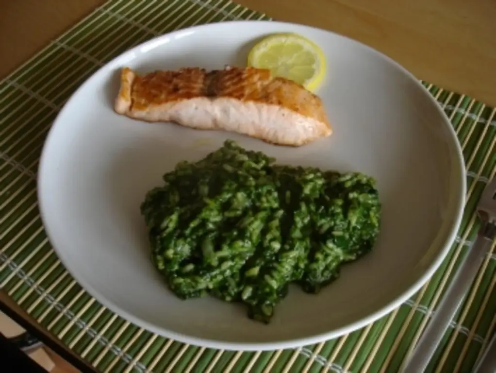 Спинатрисотто с филе лосося