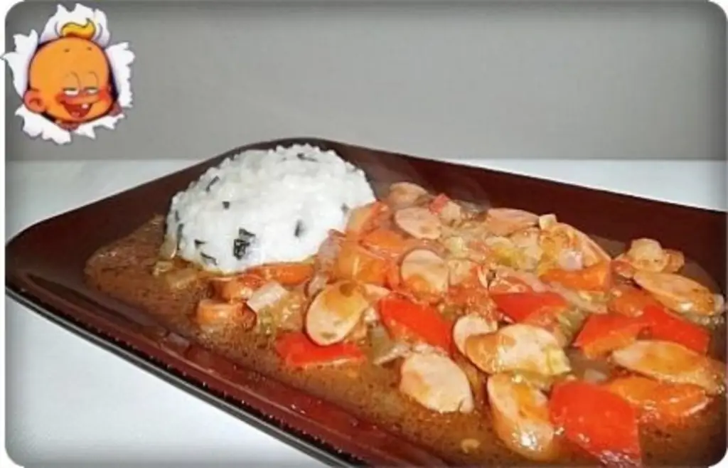 Гуляш с сосисками по-венски с изысканными нори