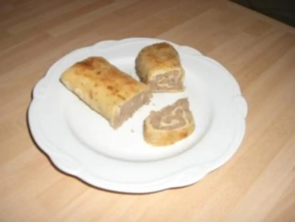 Рулетики из теста с начинкой из говядины