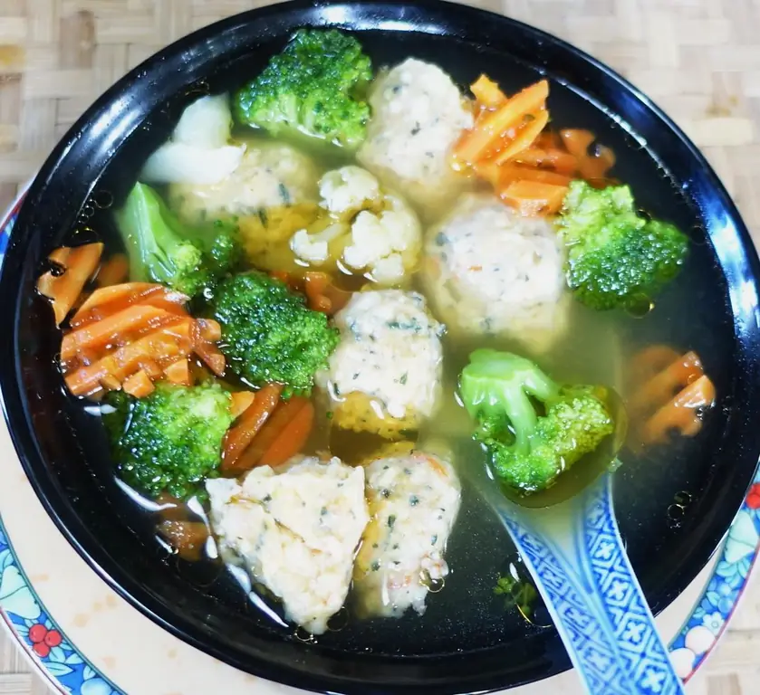 Креветочный суп с Канди Дасой