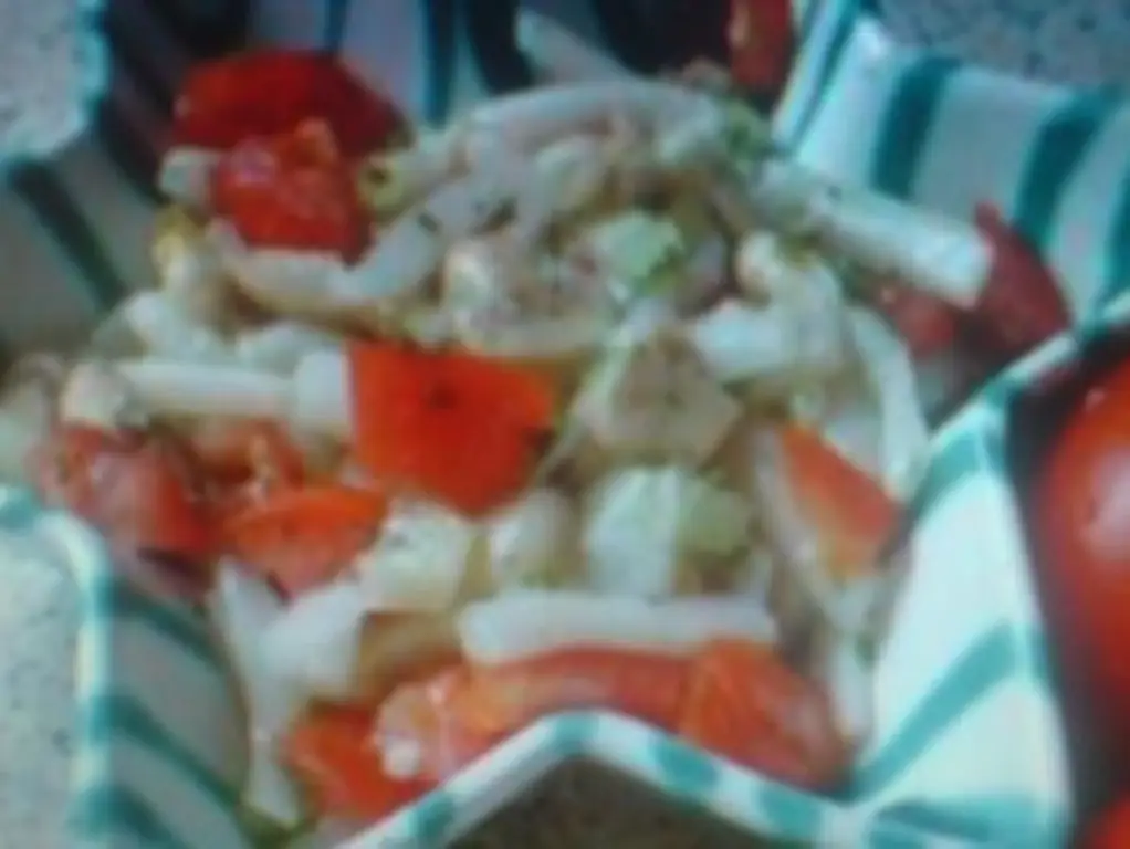 Салат из спаржи со свежей спаржей и приготовленной ветчиной