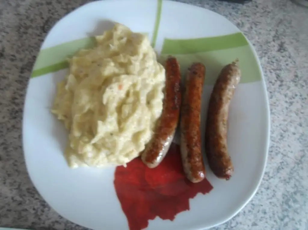 Савойская капуста в креме со свежей савойской капустой и луком