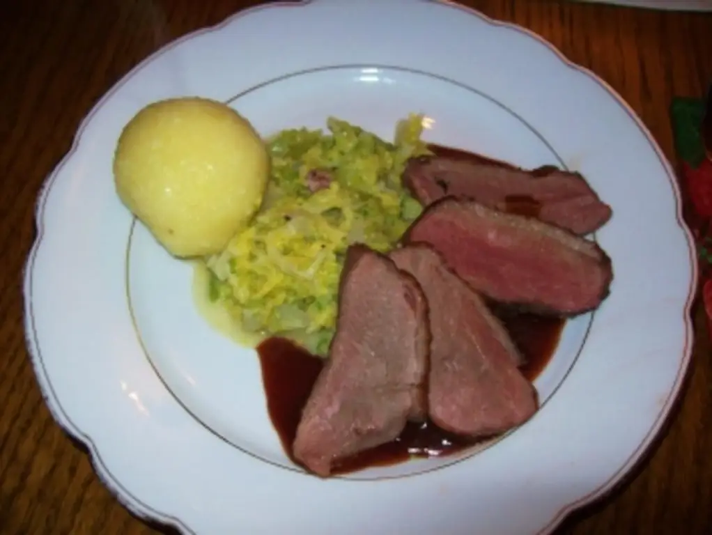 Савойская капуста в креме Хорошо сочетается с птицей, говядиной и свининой