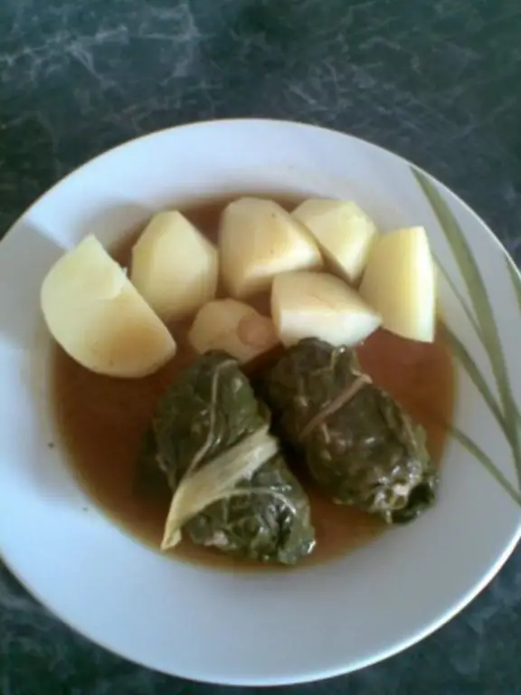 Рулетики из мангольда с начинкой из говяжьего фарша