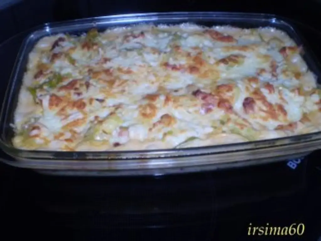 Лейк-порей с Касселером в сырном соусе