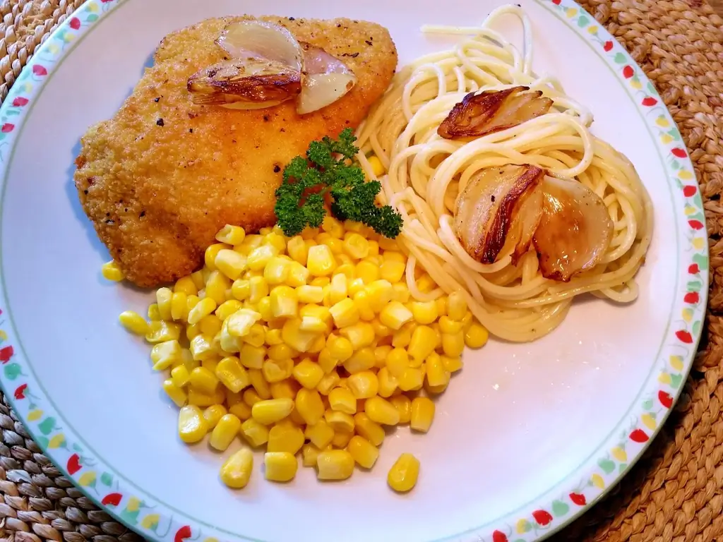 Корн с курицей кордон блю и спагетти