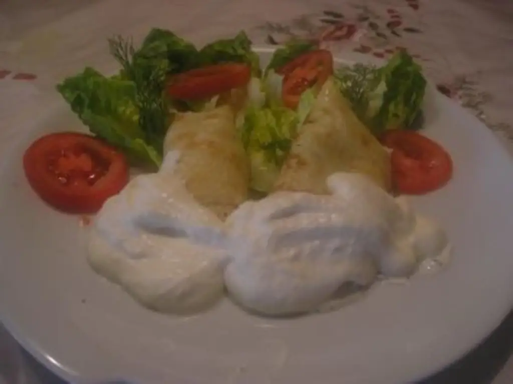 Палатшинкен с копченым лососем и сливочным сыром