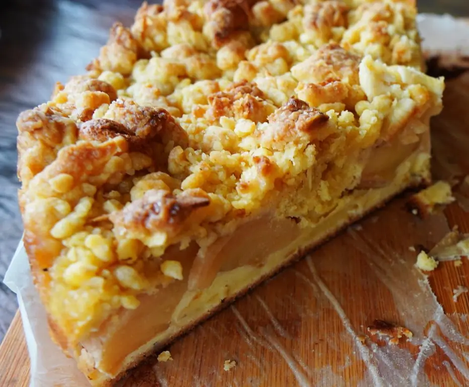 Экзотический яблочный пирог с кокосовой крошкой