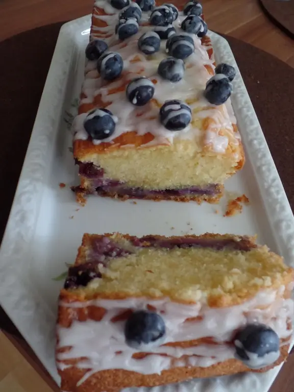 Сочный черничный торт