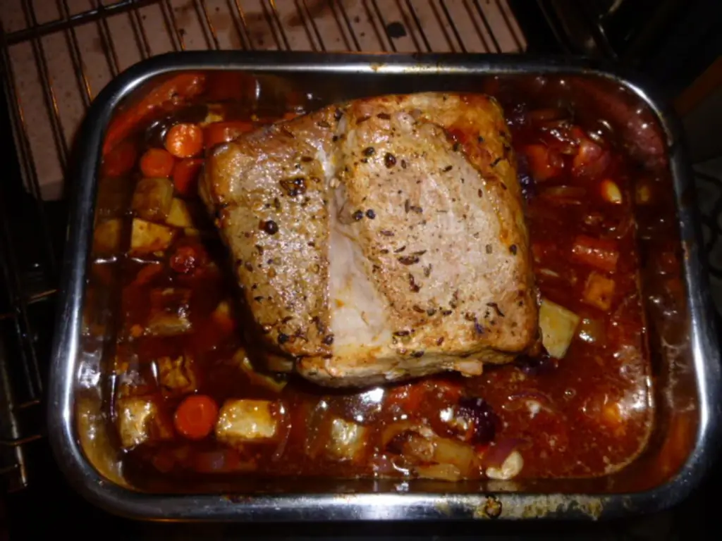 Жареные свиные отбивные по-дрезднерски