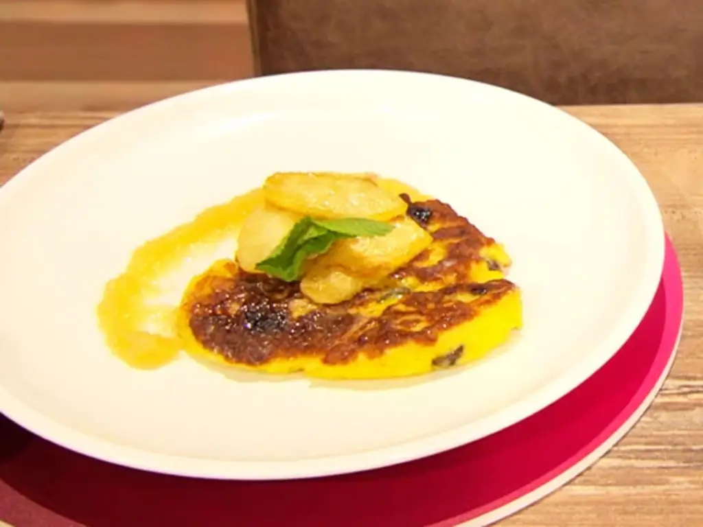 Dresdner Quarkkeulchen с яблоками (Уве Херрманн)