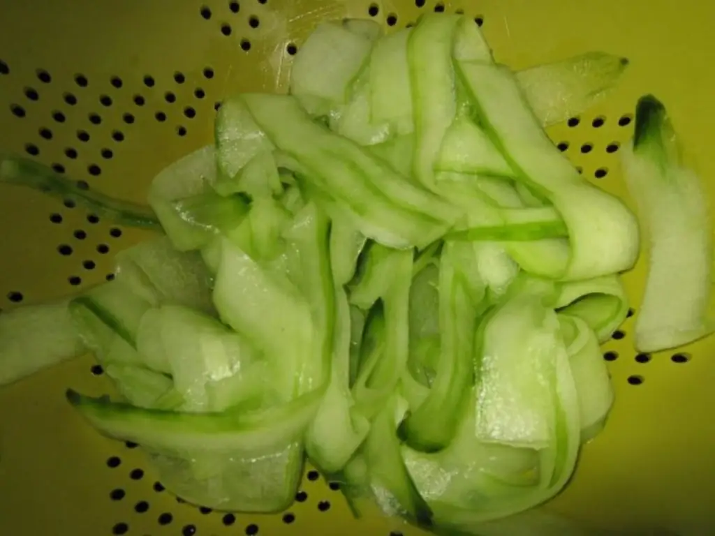 Салат из огурцов по-карибски