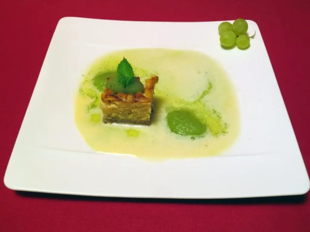 Домашний яблочный пирог "Фаворита" с Рислингом Рейнгессен