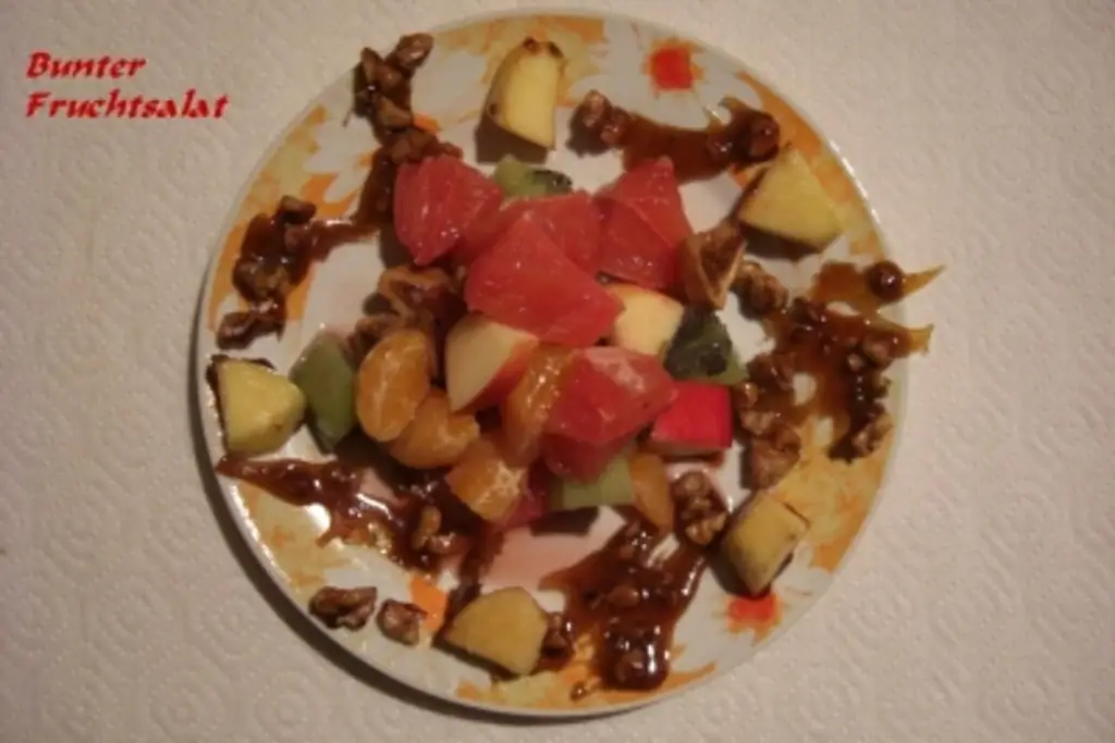 Красочный фруктовый салат "экзотика"