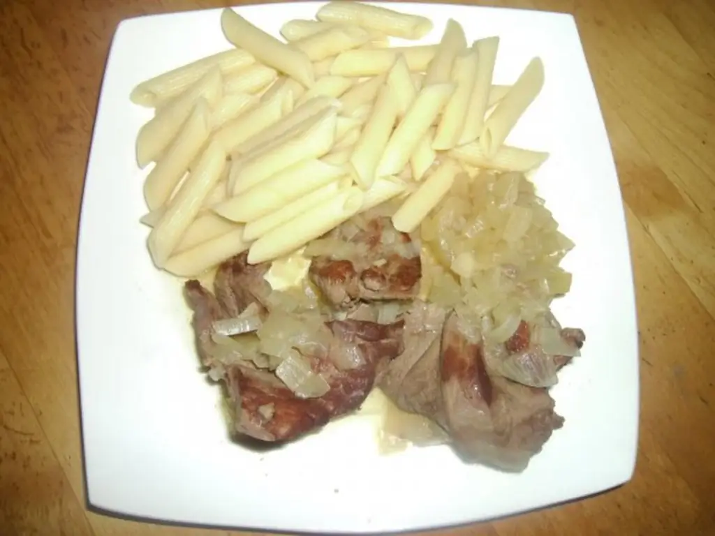 Луковое мясо из оленины