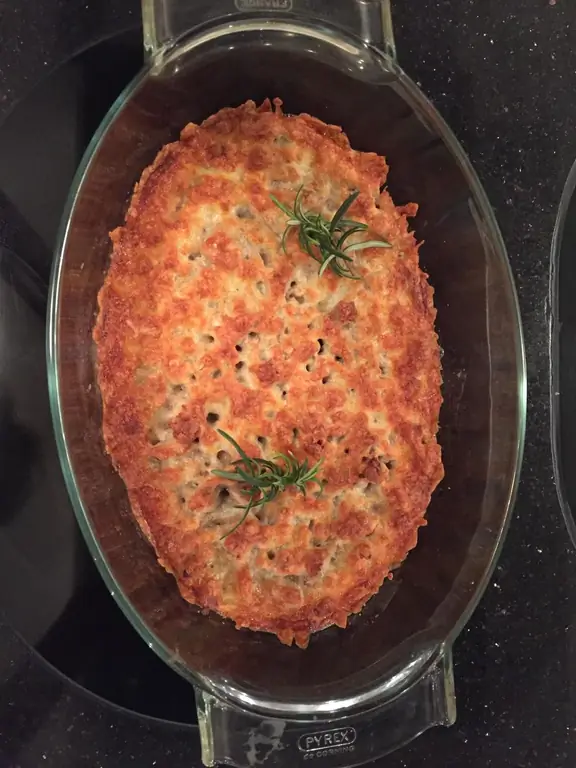 Запеканка из фарша с макаронами и помидорами черри