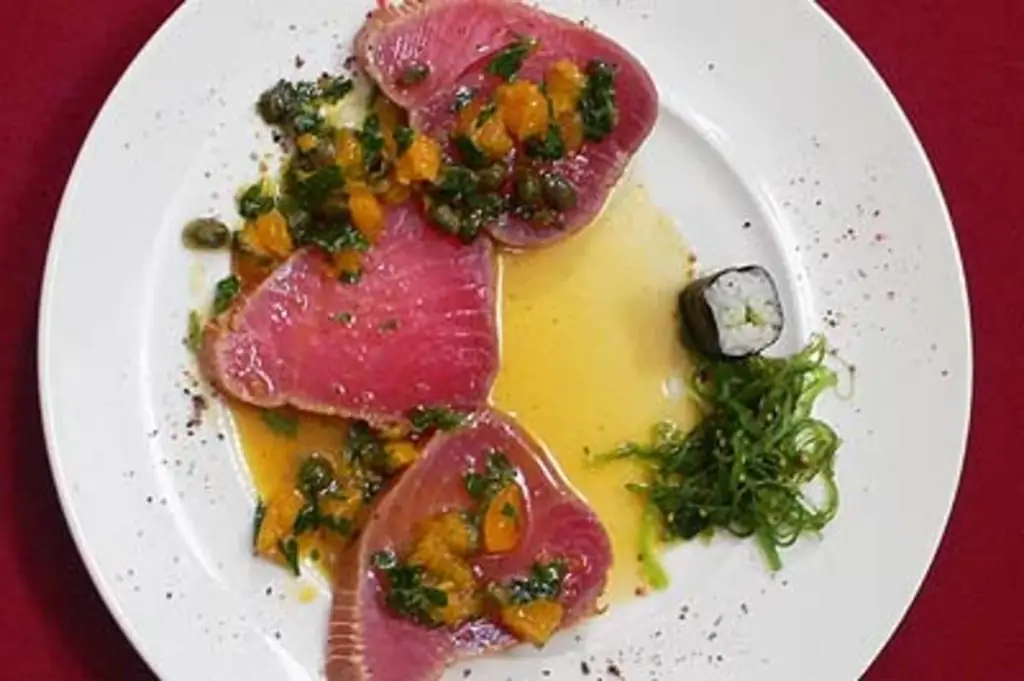 Маринованный тунец в апельсине