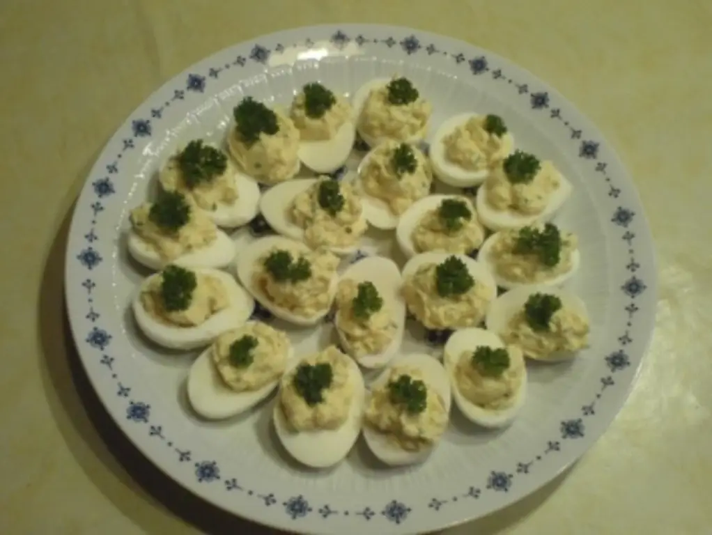 Фаршированные яйца "Cafe' de Paris"