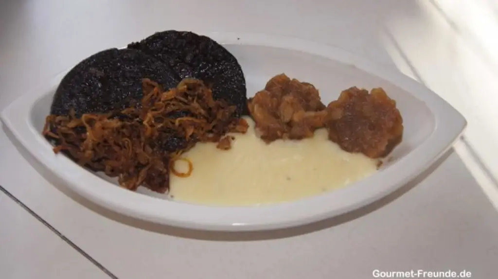 Адский рай и земля делюкс с жареным черным пудингом