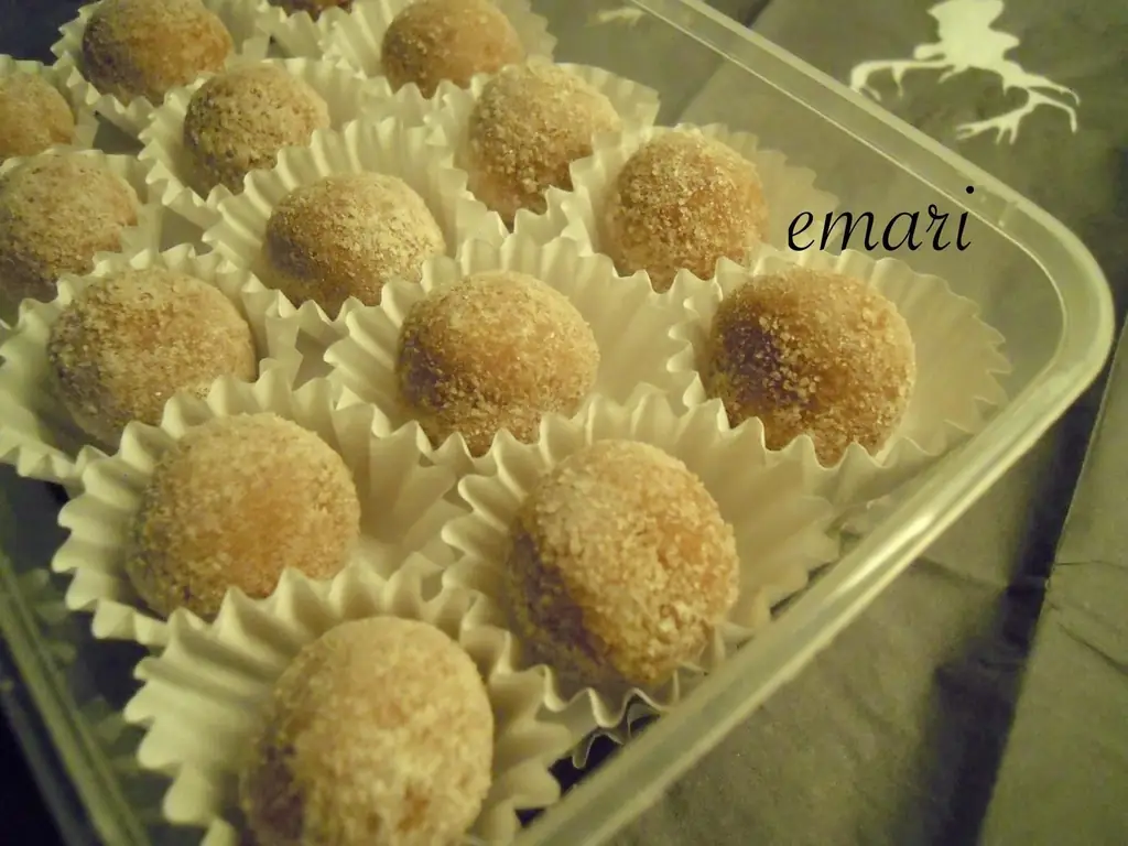 Фруктовые абрикосовые кондитерские шарики