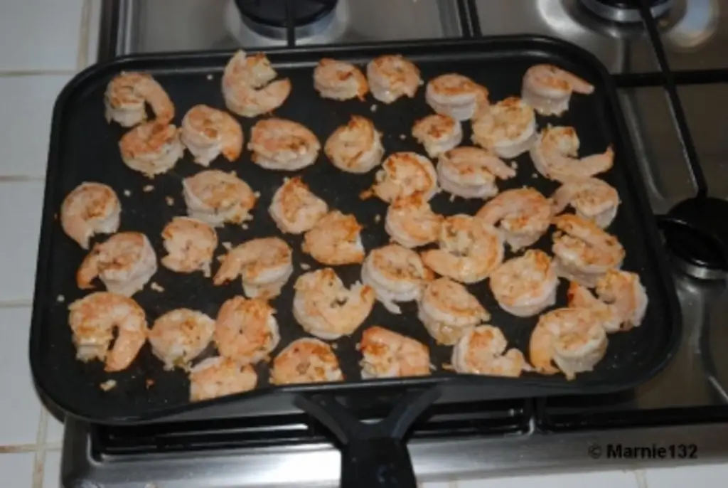 Креветки с чесноком a la plancha (со сковороды)