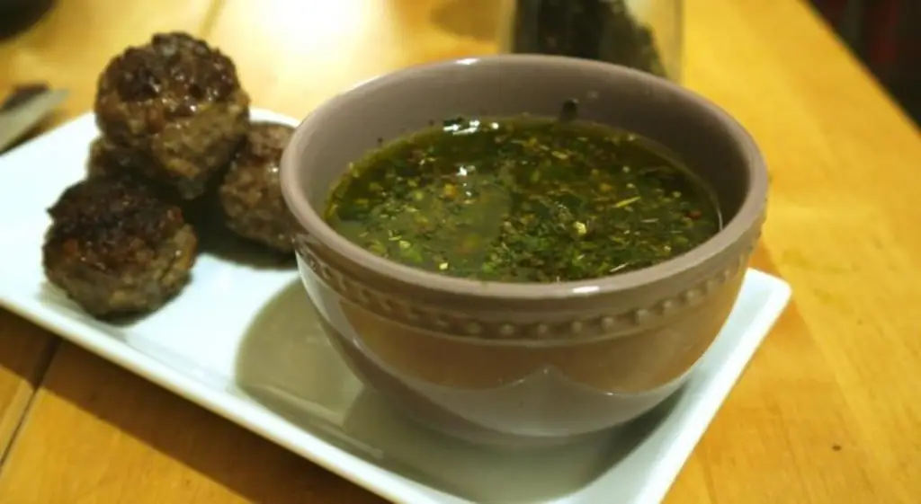 Говяжьи фрикадельки с чимичурри