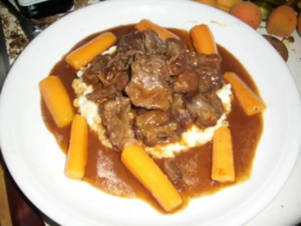 Тушеное мясо бычьего хвоста