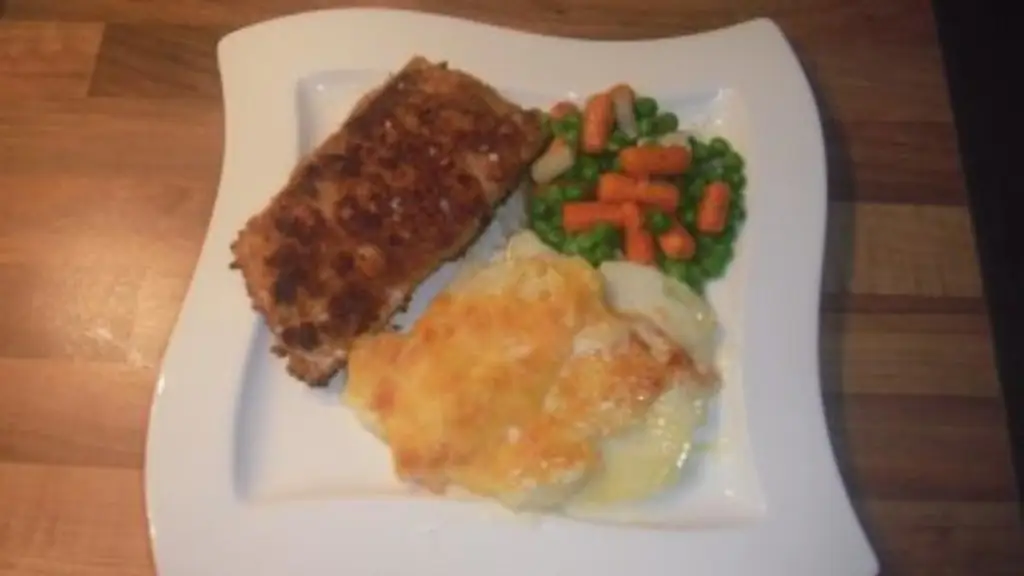 Филе окуня в орехе