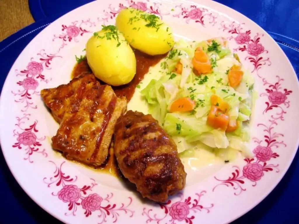 Кочанная капуста с морковью