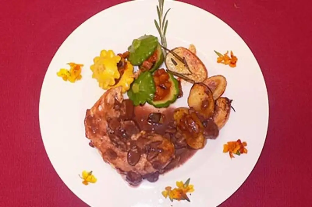 Транчи из зайца с картофелем с розмарином, каштанами