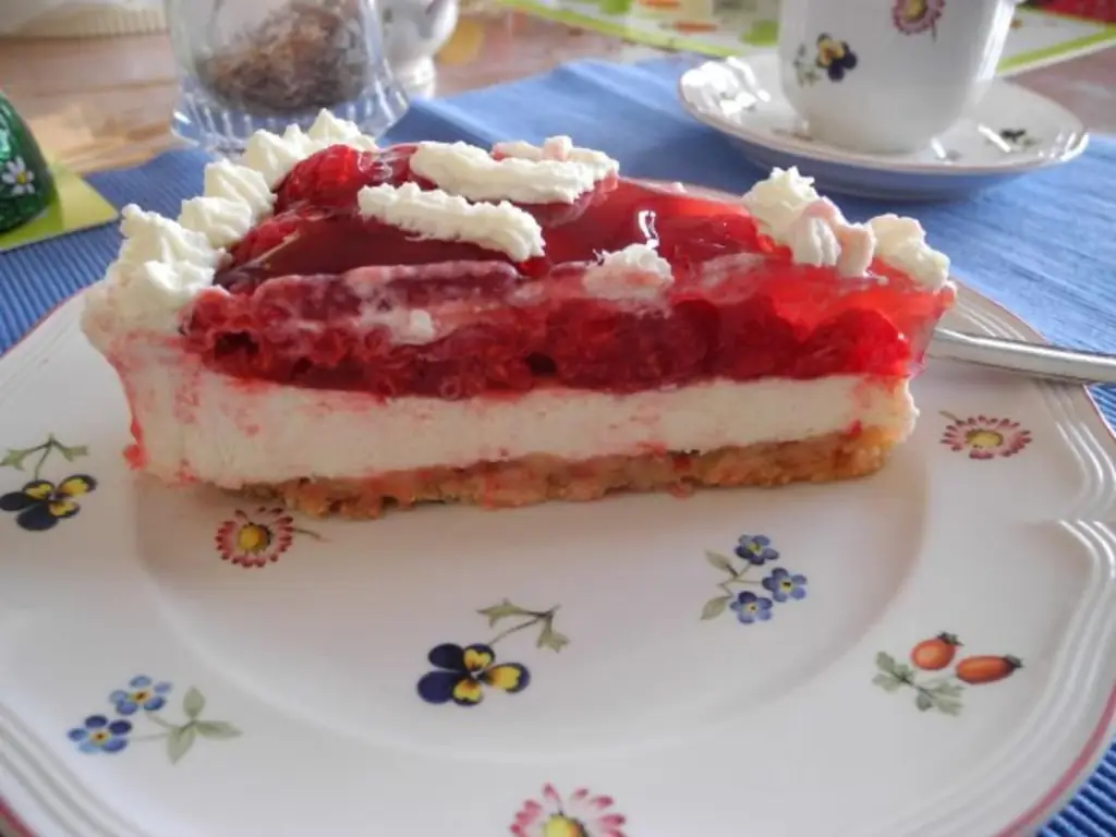 Малиновый торт со сливочным сыром