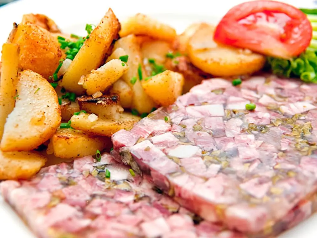Sauerfleisch Это базовый рецепт, который вы можете просто приготовить или усовершенствовать самостоятельно