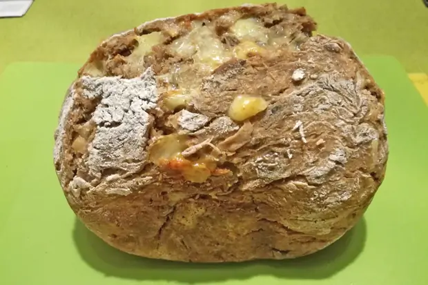 Здоровый фермерский хлеб с сыром