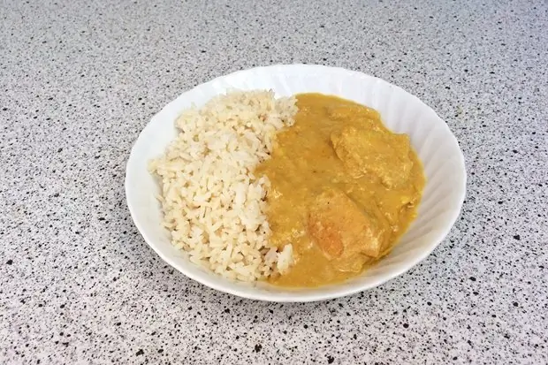 Куриное филе в соусе карри