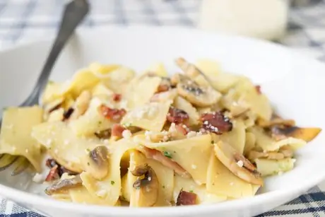 Тальятелле с грибами и беконом
