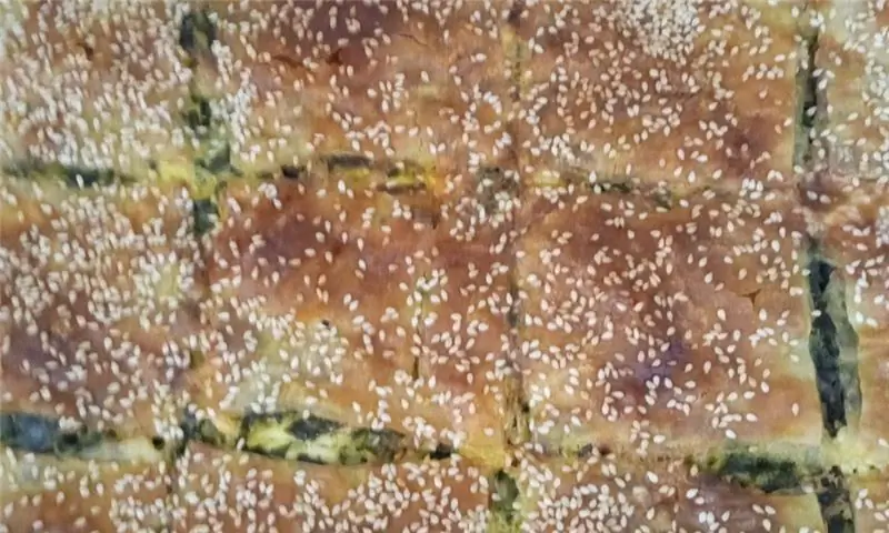 Пирог из шпината с длинной хрустящей корочкой