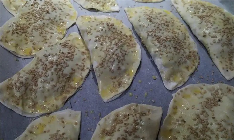 Ханио калицуния со шпинатом и творогом из ханьи