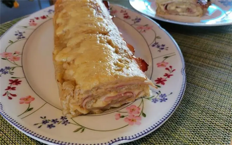 Замечательный рулет с начинкой