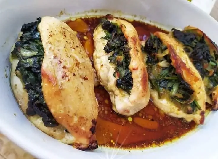 Идеальное вкусное предложение для праздничного стола - куриное филе, фаршированное шпинатом