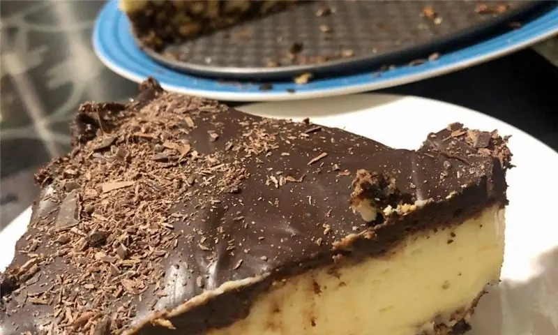 Супер легкий десерт в виде торта из минимума ингредиентов и очень быстро – идеально подходит для тех, кто не любит слишком сладкое