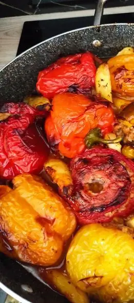 Фаршированные сироты с овощами - идеальная еда в середине лета
