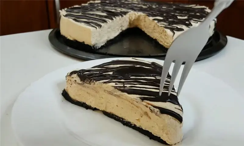 Вкусный, легкий и легкий чизкейк с арахисовым маслом – точно пойдет по расписанию