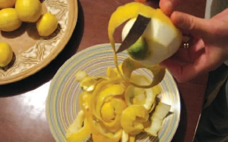 Ликер лимонный с насыщенным ароматом