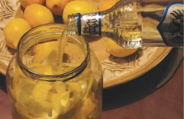 Ликер лимонный с насыщенным ароматом