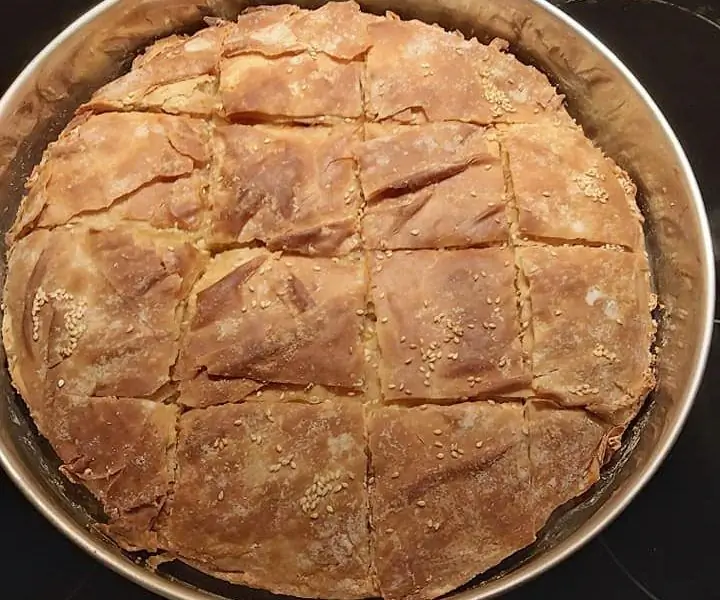 Вкусный и легкий куриный пирог, который наполнит кухню ароматом мускуса