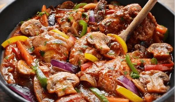 Цыпленок с пивом и ярким перцем, который понравится и детям, и взрослым
