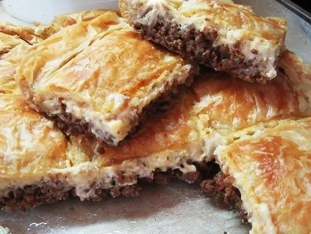 Мясной пирог с бешамелем и беконом - Невероятный вкус